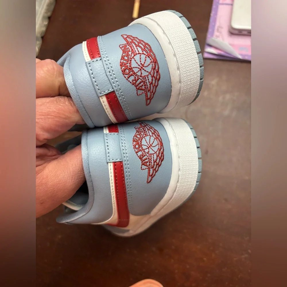 Nike women low